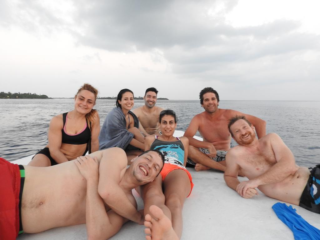 Natural Surf House Albergue Himmafushi Exterior foto