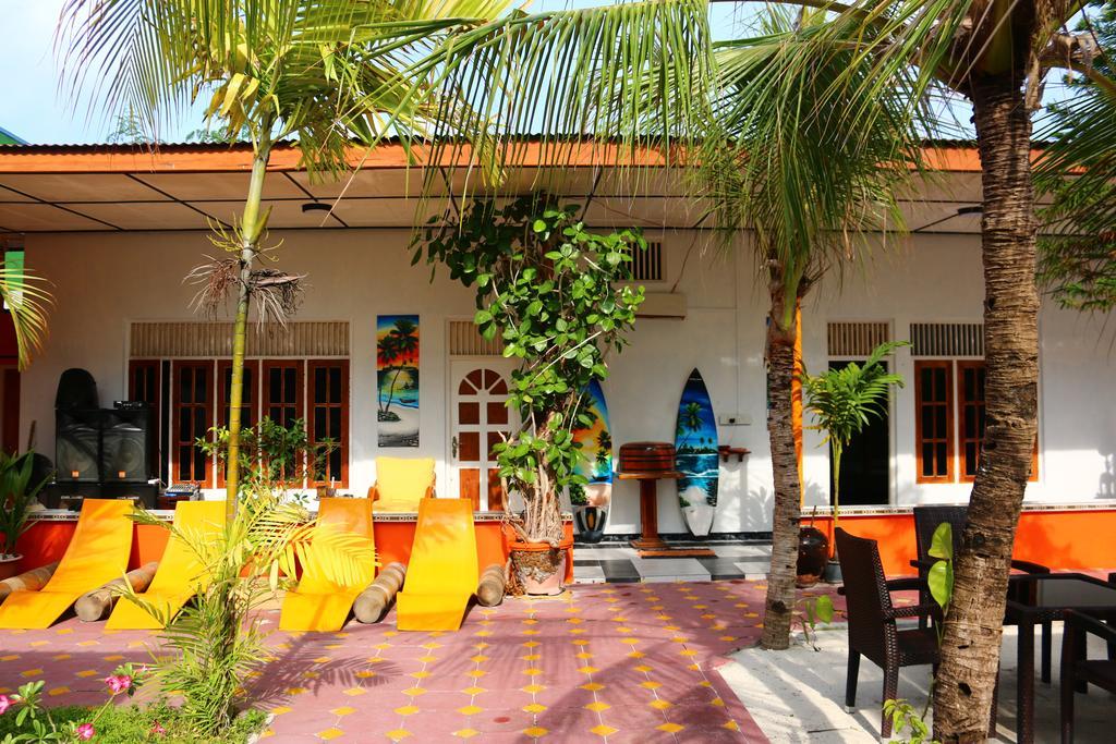 Natural Surf House Albergue Himmafushi Exterior foto