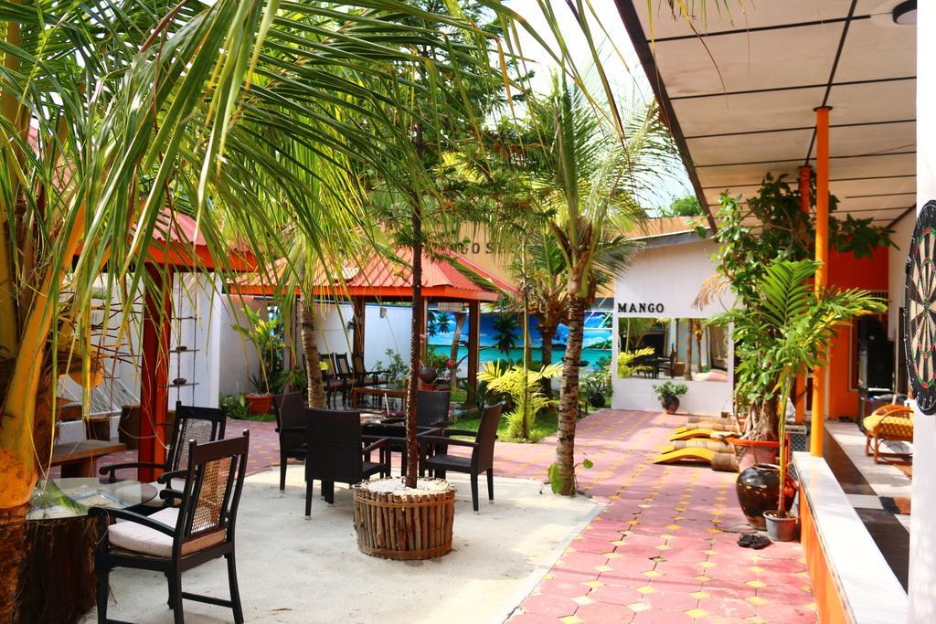 Natural Surf House Albergue Himmafushi Exterior foto